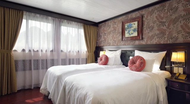 Paradise Luxury Cruise