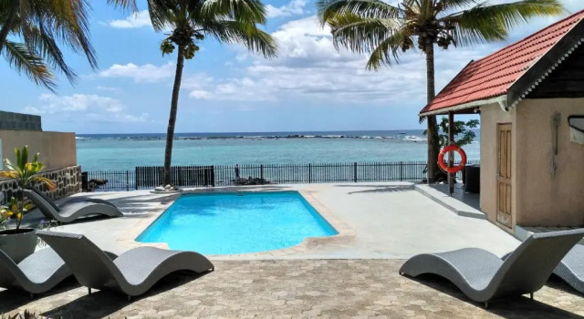 Вилла с 3 комнатами рядом с пляжем Villasun Beachfront Villa