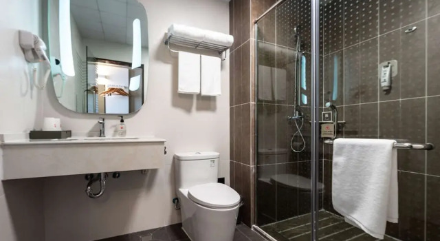 Номер Superior Ibis Guanyun Kowloon Port Water Street Hotel