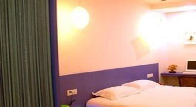 Lavender Hotel Shenzhen, Rezerwuj Hotel Hotele w Shenzhen z parkingiem, Parking