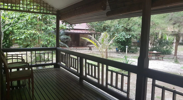 Номер Deluxe Pandan Laut Beach Resort