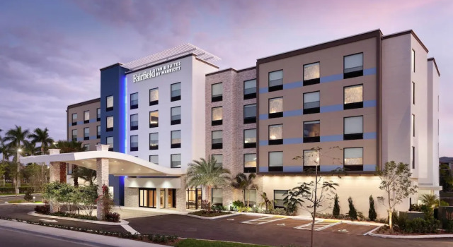 Fairfield Inn & Suites Wellington West Palm Beach, 预订 酒店 惠灵顿 佛罗里达州