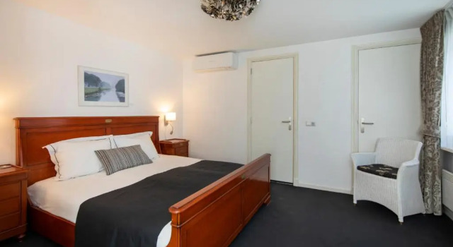 Коттедж Hotel La Rosa Amsterdam Beach