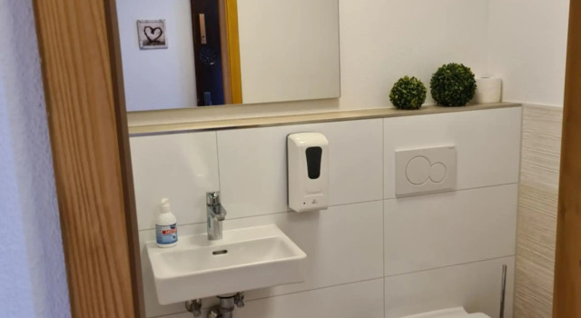 Schönes Ferienhaus am Herrenberg, Varaa Hotelli Hotellit Baijeri pysäköinnillä, Pysäköinti