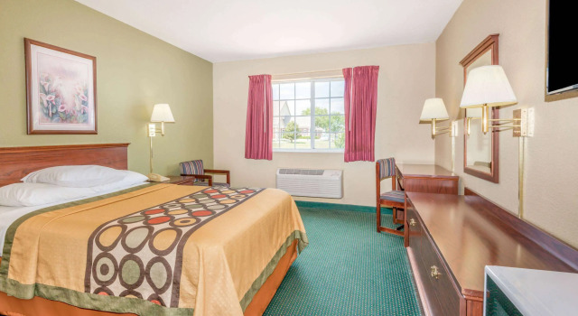 Super 8 by Wyndham Platte City Kansas City Area Airport