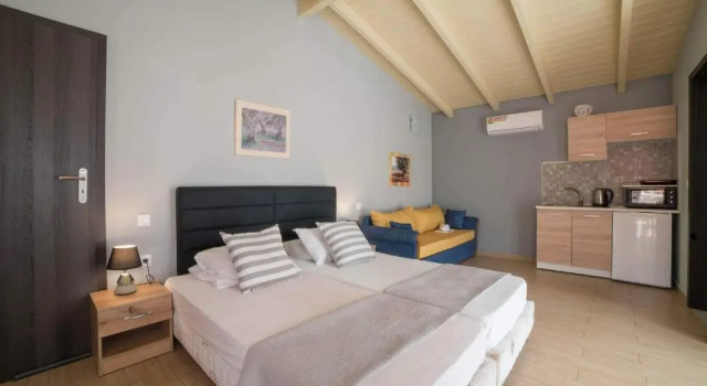 Студия Deluxe Tsolakis Studios & Apartments