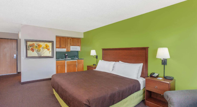 Двухместный номер Deluxe AmericInn by Wyndham Stillwater