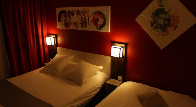 Четырёхместный номер Standard Hôtel Pont Rouge , Carcassonne
