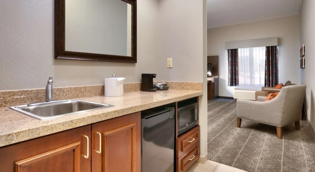 Четырёхместная студия с балконом Hampton Inn & Suites Show Low-Pinetop
