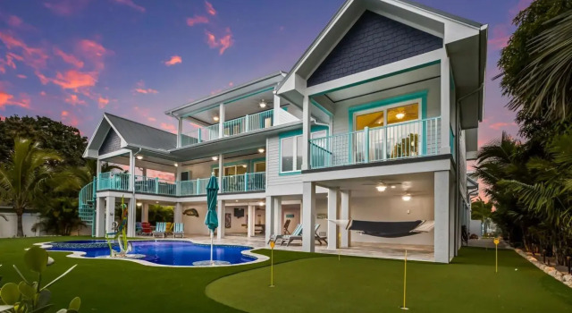 Snook Lookout - 211 Oak Ave, Забронировать Отель Анна-Мария Sarasota Area, рядом с Пирс города Анна Мария