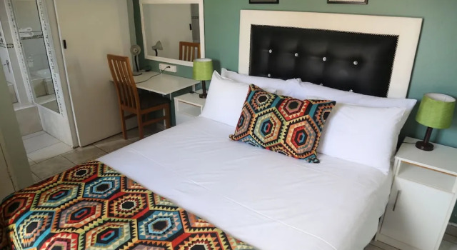 Roba Monakedi Guest Lodge, 预订 宾馆 梅富根 西北省
