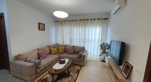 Cozy 1 Bedroom apartment near parks, cafes & restaurants