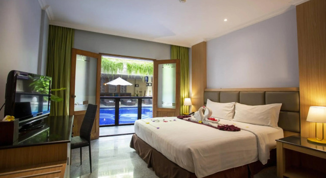 Famous Hotel Kuta