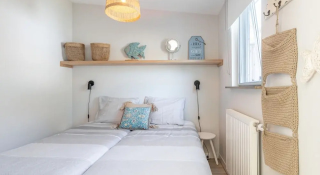 Holiday Home Near Beach With Garden, Book Vacation Home Kamperland 