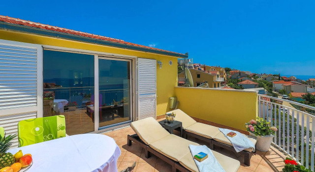 Villa with private pool and sea view, Buchen Sie Villa Hotels in Gespanschaft Split-Dalmatien mit Pool, Schwimmbad