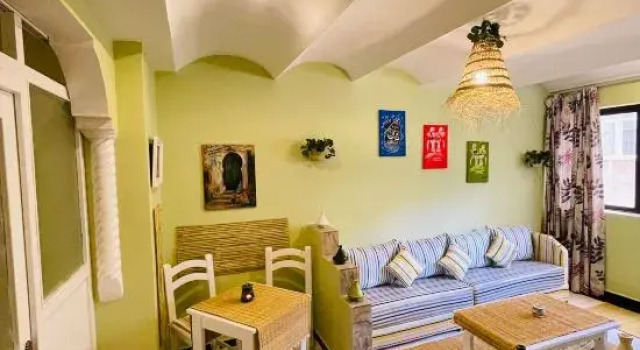 Charming Getaway in Casablanca Maroc, Cozy Home With Thoughtful Amenities, Rezervasyon Daire Doukkala-Abda otoparklı oteller, Otopark