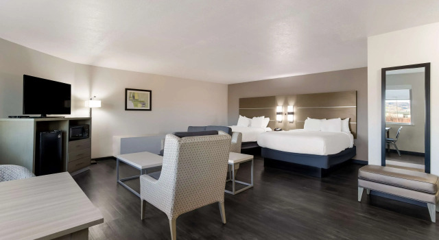 Четырёхместный номер Standard Best Western Grants Inn