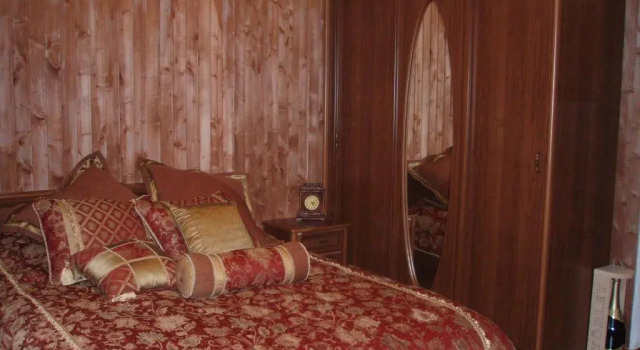 Krapi Guesthouse, Buchen Sie Hotel Treimani 