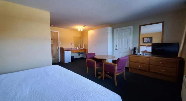 Номер Standard Days Inn by Wyndham Penticton Conference Centre