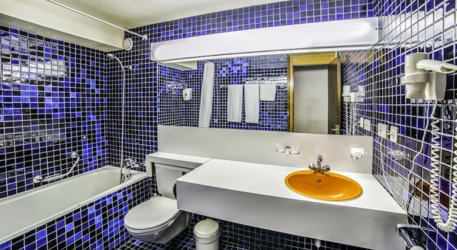 Двухместный номер Standard с балконом Hotel Central Résidence & spa