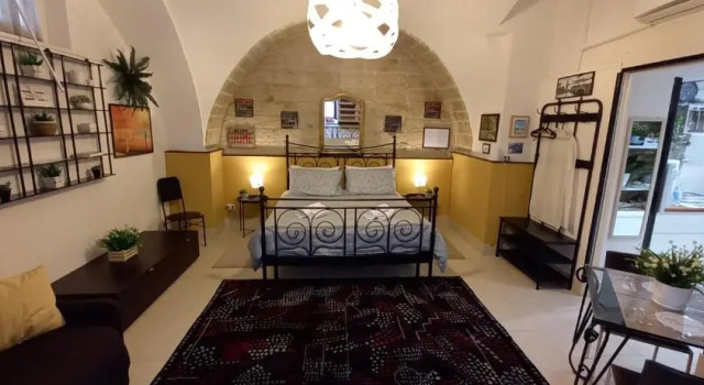 Awesomehouse centre Bari, Забронировать Отель Бари Bari Province, рядом с Малый театр