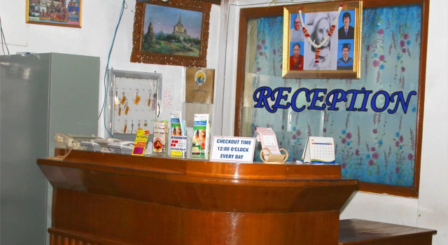 Everest Hotel