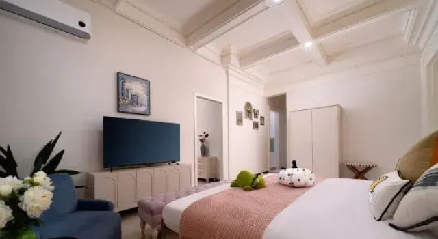 Люкс Deluxe Yining Huatian Yunxuan Homestay (Kazanqi Folk Custom Tourism Area Branch)