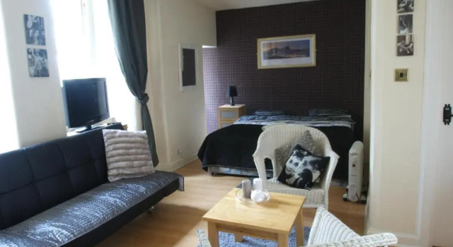 Студия Royal Mile Budget Apartments