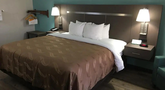 Номер Standard Quality Inn Greenville near University