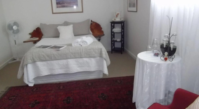 Angoby's of Kyneton, Rezervați Hotel Kyneton Daylesford and the Macedon Ranges