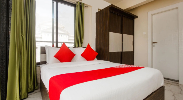 OYO 11951 Vatsala Suites