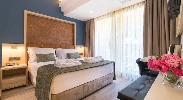 Номер Economy с балконом Amossia Elite Hotel