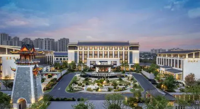 Jingmen Shuangquan Hot Spring Hotel, Book Hotel Hoteller i Jingmen med pool, Swimmingpool