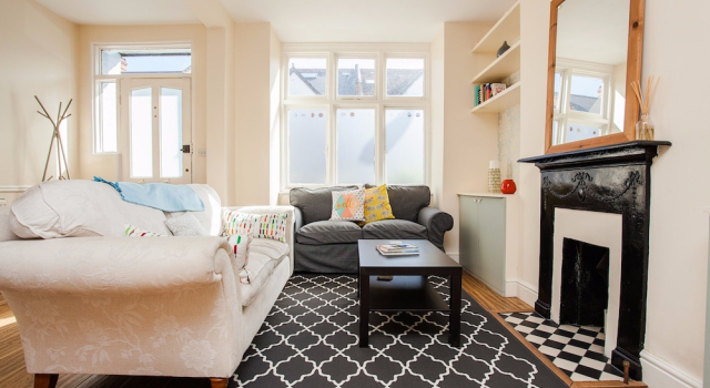 Bright Spacious 3 Bed Family Home In Shepherd's Bush, Забронировать Отель Отели Лондона 3 звезды, рядом с Wormholt Park, 3*