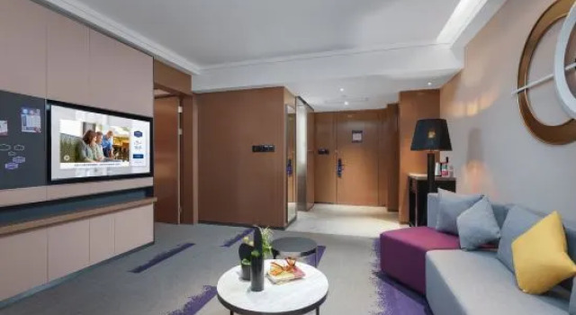 Люкс Business Hampton by Hilton Hebi Railway Station