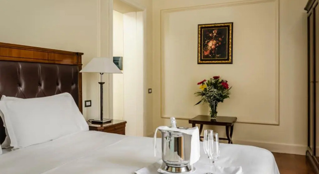 Полулюкс Eurostars Centrale Palace Hotel