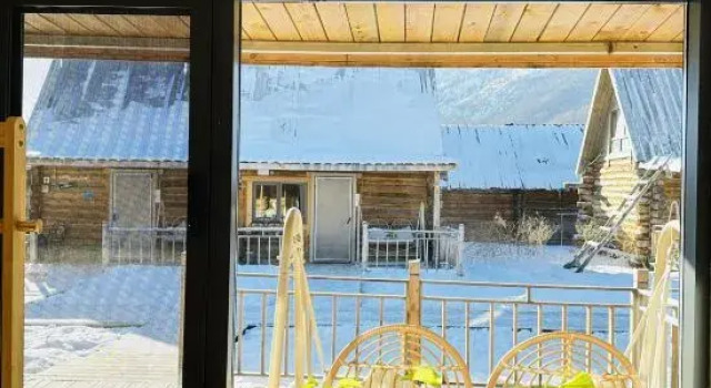Adherent · Fire Fox | Mountain House Light Luxury Vacation Homestay (Kanas), Reserva ahora Hotel Altay Sinkiang