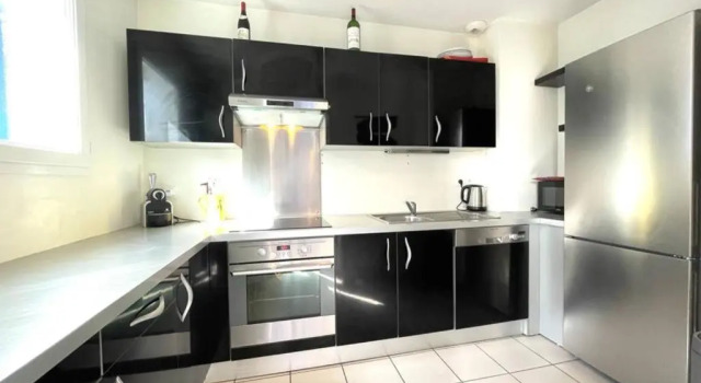 Коттедж Spacious apartment with garden near the BEACHES