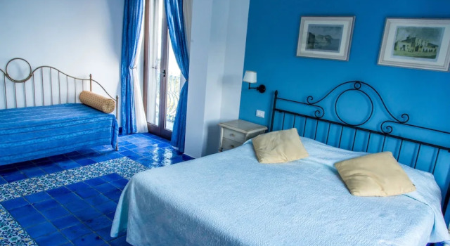Люкс с балконом и с видом на море Hotel Rocce Azzurre