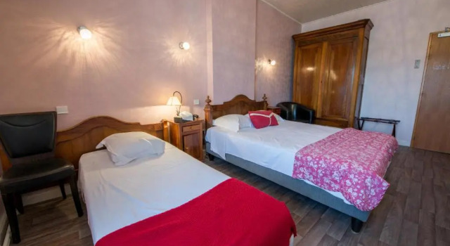 Номер Standard Logis Hôtels - Hôtel et Restaurant Les Voyageurs