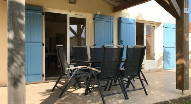 Коттедж Premium с 2 комнатами Amazing holiday home in Les Forges with terrace