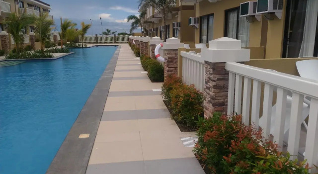 Aquamira Resort & Residence, Buchen Sie Resort Hotels in Luzon mit Pool, Schwimmbad