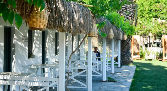 Трёхместный номер Standard Daphnis Hotel