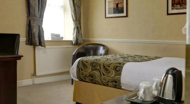 Трёхместный номер Standard Knights Hill Hotel & Spa