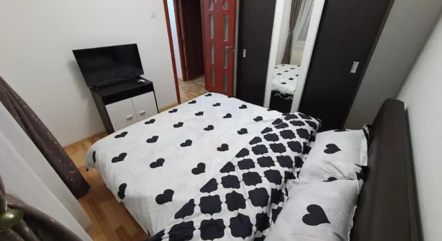 Apartament spatios, living+ 2 dormitoare, Rezerwuj Apartament Hotele w Carpathians - Romania z parkingiem, Parking