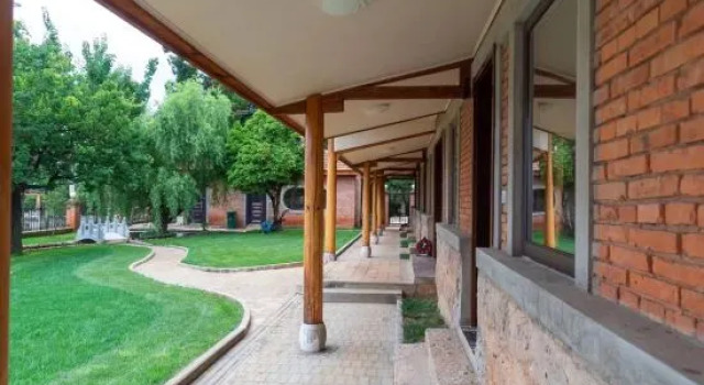 Xundian Guixiangting Leisure Courtyard Homestay, Rezerwuj Hotel Hotele w Kunming z parkingiem, Parking