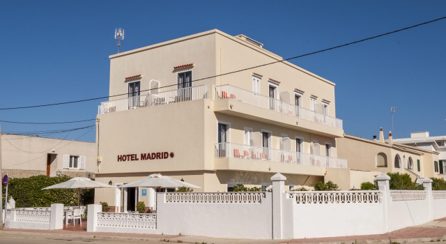 Hotel Madrid, Buchen Sie Hotel Ciutadella Menorca, in der Nähe von Leuchtturm von Ciutadella