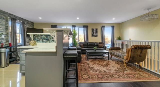 Comfy Queens Home - Just Minutes From Jfk Airport! 3 Bedroom Apts by Redawning
