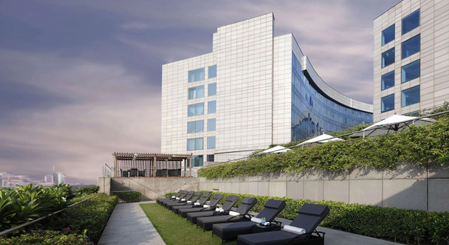 The Leela Ambience Gurugram Hotel & Residences - The Luxury Urban Sanctuary, Забронировать Отель Отели Гургаон по системе «всё включено», рядом с DLF Cyber City, Всё включено