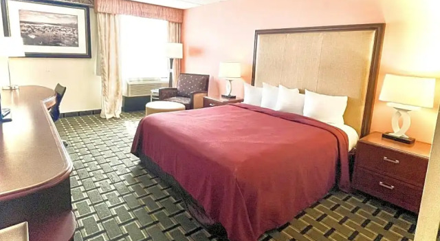Двухместный люкс Fairbridge Hotel Cleveland East
